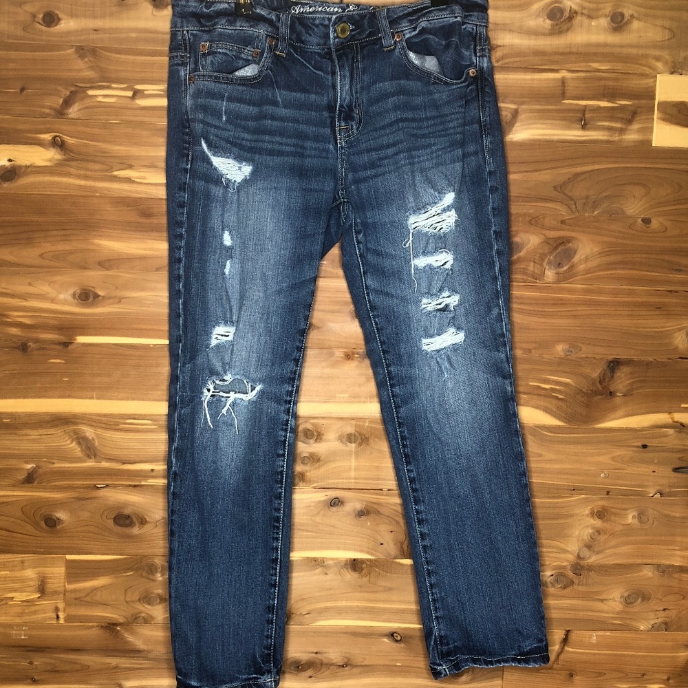 American Eagle Distressed Slouchy jeans size 6